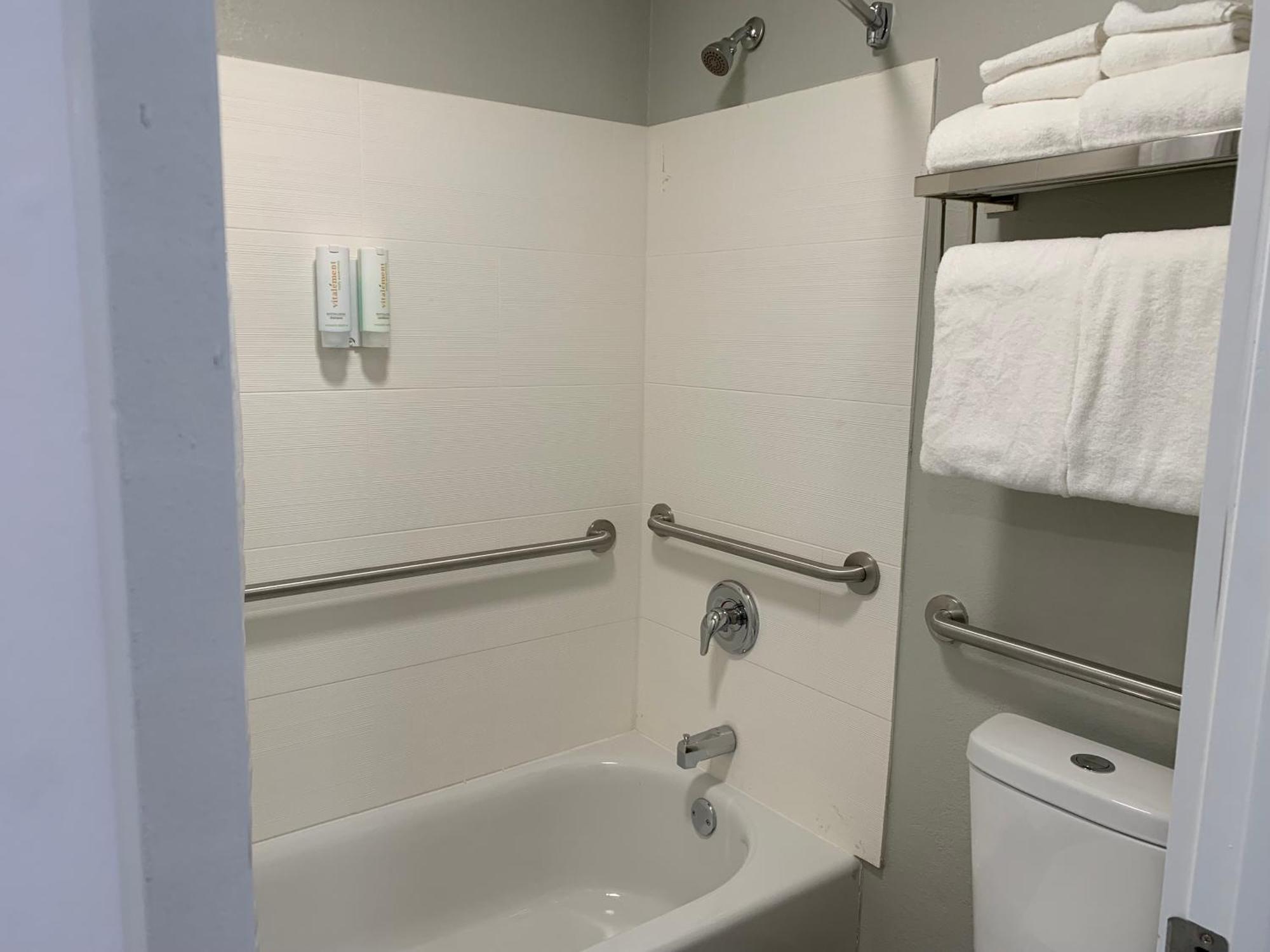 Mainstay Suites Springfield South - Battlefield Rd Екстер'єр фото