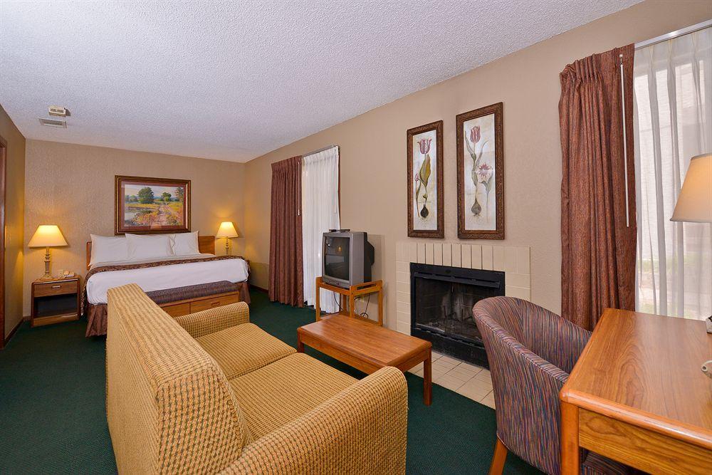 Mainstay Suites Springfield South - Battlefield Rd Екстер'єр фото