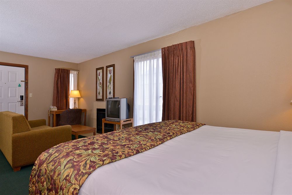 Mainstay Suites Springfield South - Battlefield Rd Екстер'єр фото