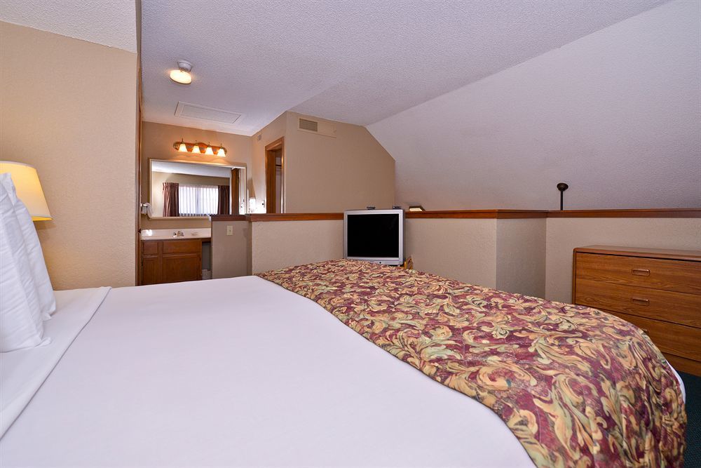 Mainstay Suites Springfield South - Battlefield Rd Екстер'єр фото