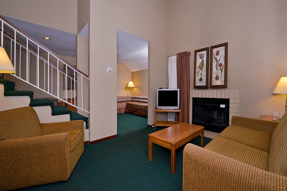 Mainstay Suites Springfield South - Battlefield Rd Екстер'єр фото